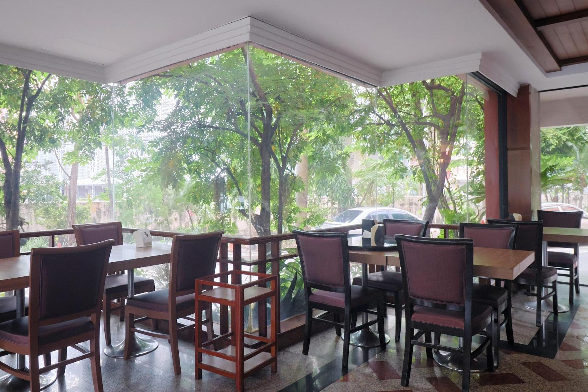Nonthaburi Palace Hotel Exterior foto